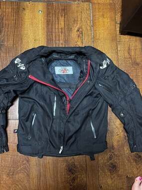 Joe Rocket Atomic 5.0 Men’s Textile Motorcycle Jacket – Black & Red – Size Small